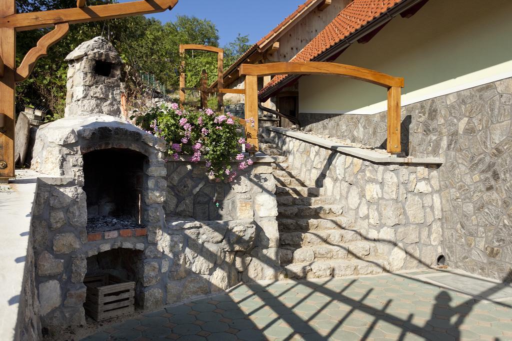 Vineyard Cottage Lustek Novo Mesto Exterior foto
