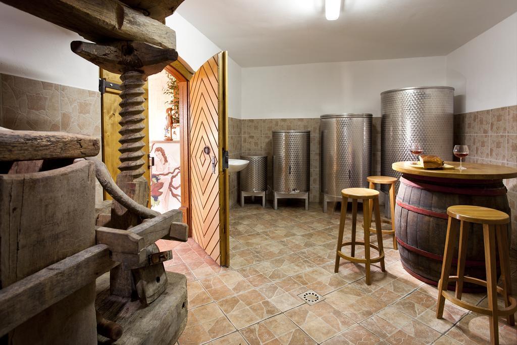 Vineyard Cottage Lustek Novo Mesto Habitación foto