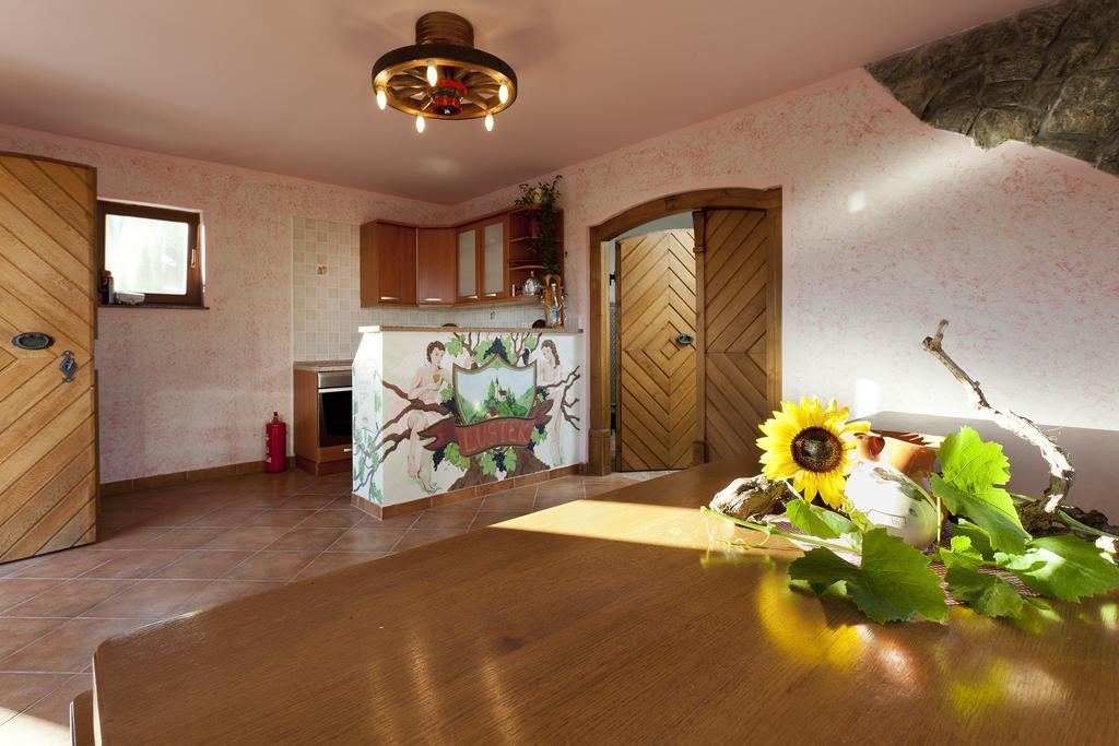 Vineyard Cottage Lustek Novo Mesto Habitación foto